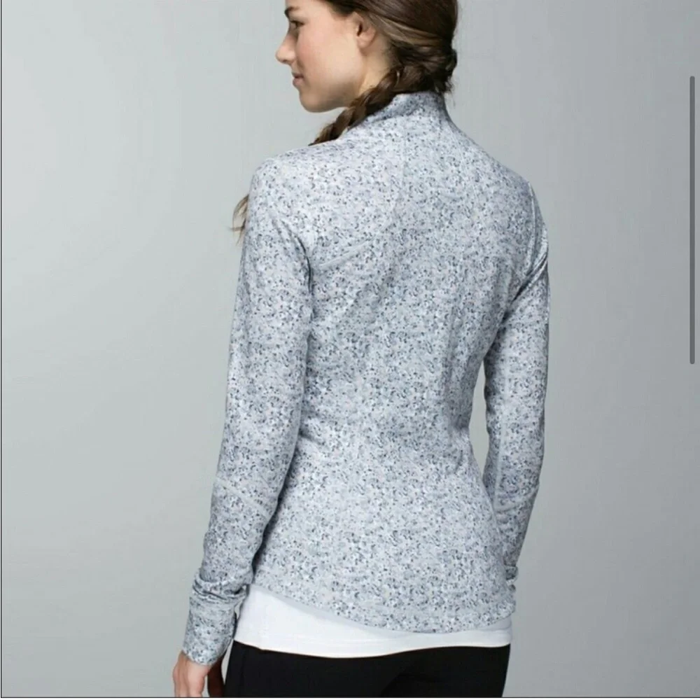 LULULEMON ATHLETICA Forme Jacket Petit fleur silver spoon size 4 - Picture 2 of 7